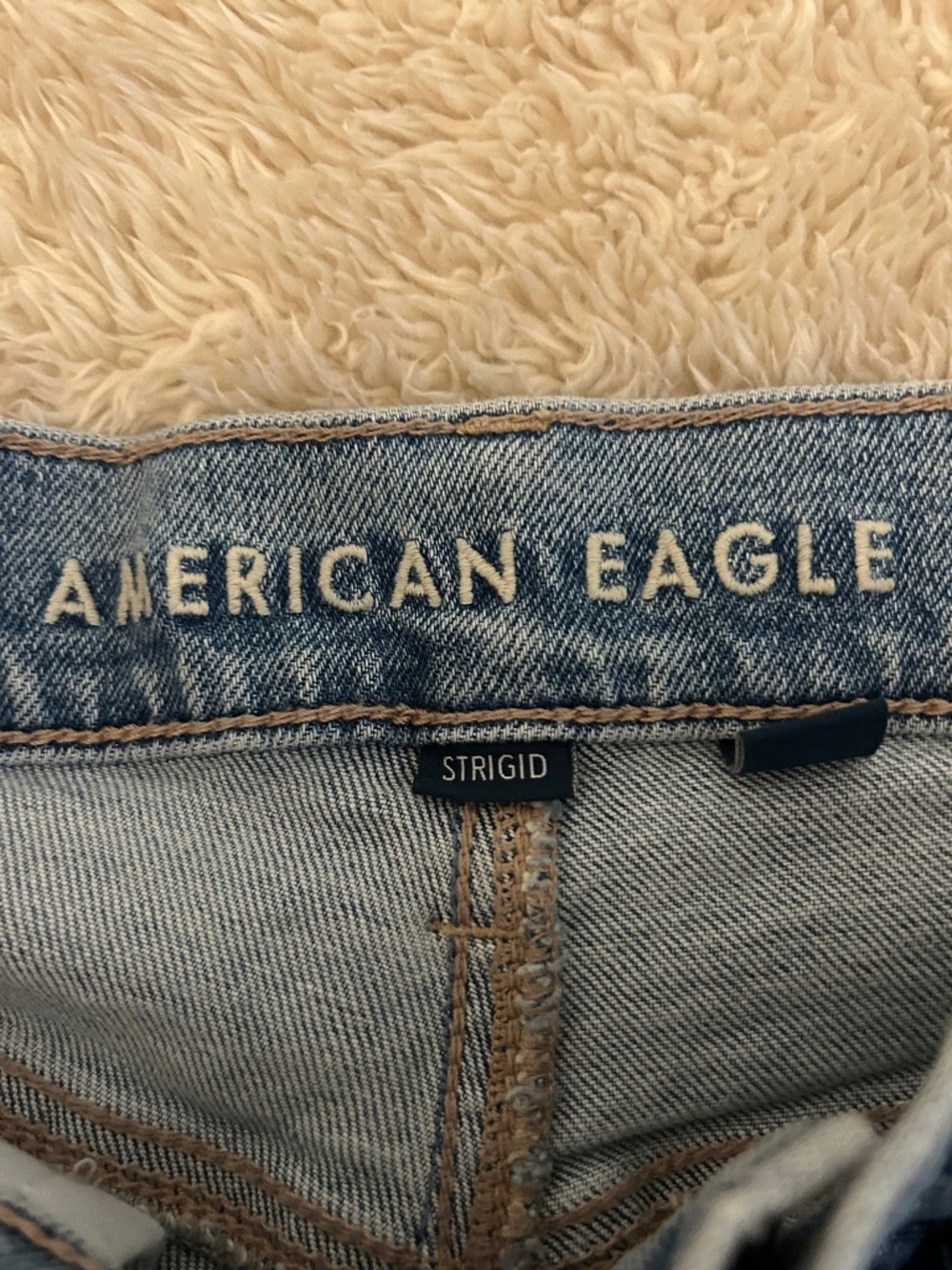 AE Strigid Low Rise Jeans - Picture 3 of 3